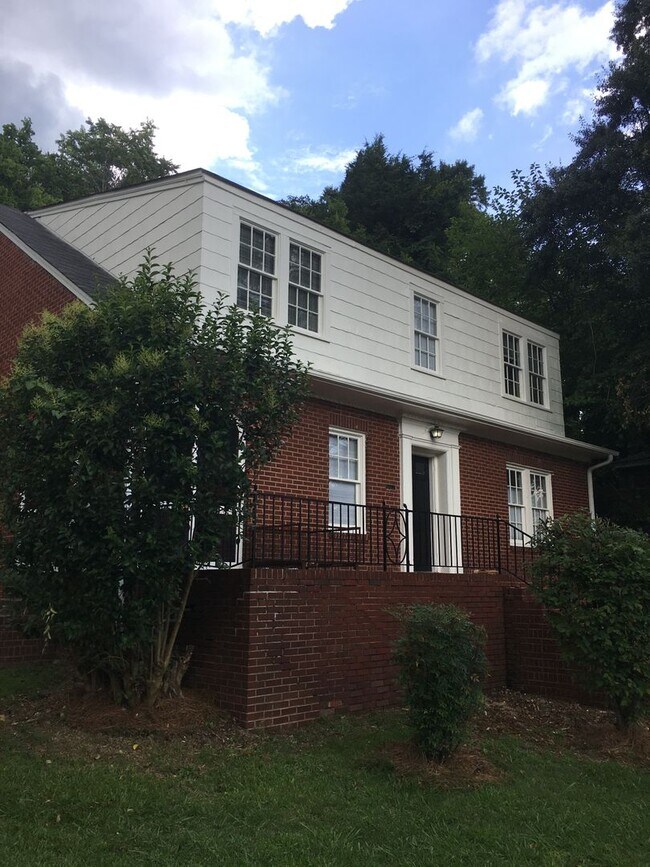 Building Photo - 1143 A&amp;B N Broad St.