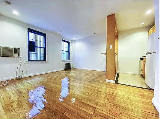 Building Photo - 139 E 12th St