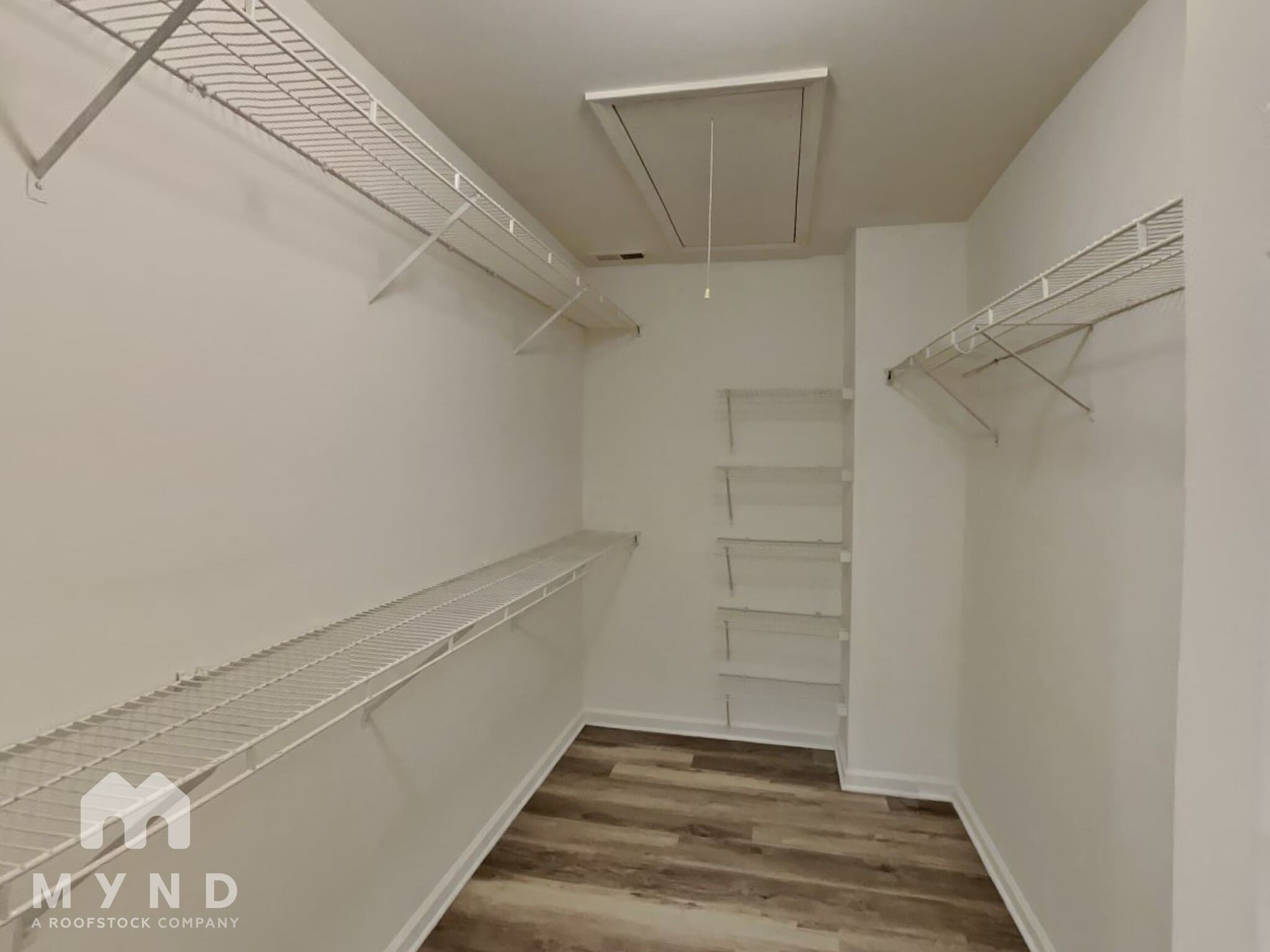 Building Photo - 1557 Silver Ridge Dr SW