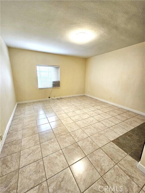 Building Photo - 609 Lorena Ave