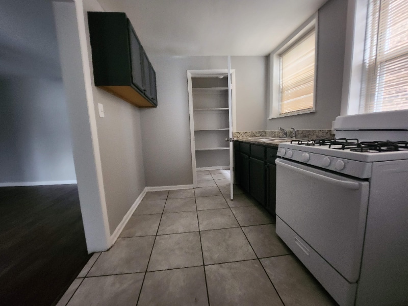 Building Photo - 8137 S Evans Ave