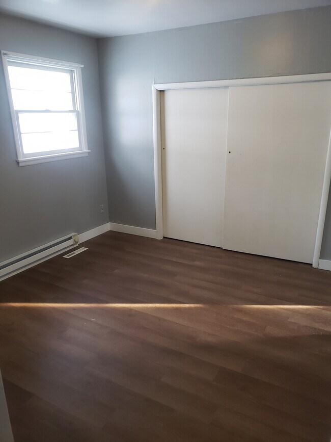 Building Photo - 314 1st St NW