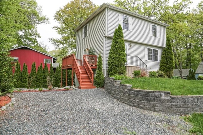 Building Photo - 303 Reservoir Ave