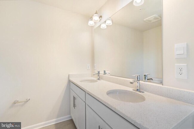 Building Photo - 760 Union St