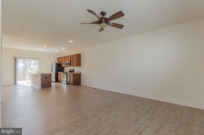 Building Photo - 172 Drexel Ct