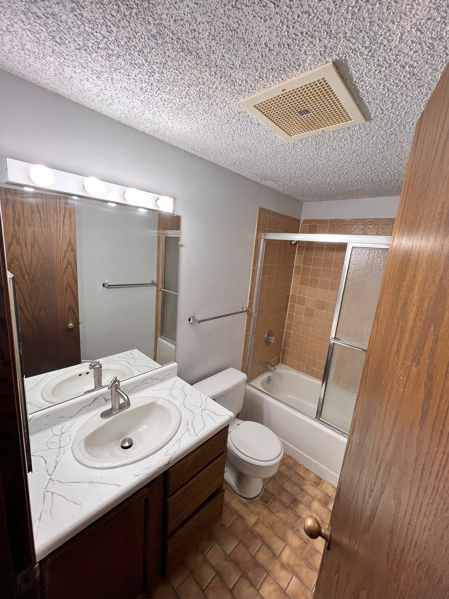 Building Photo - 123 N Locust St