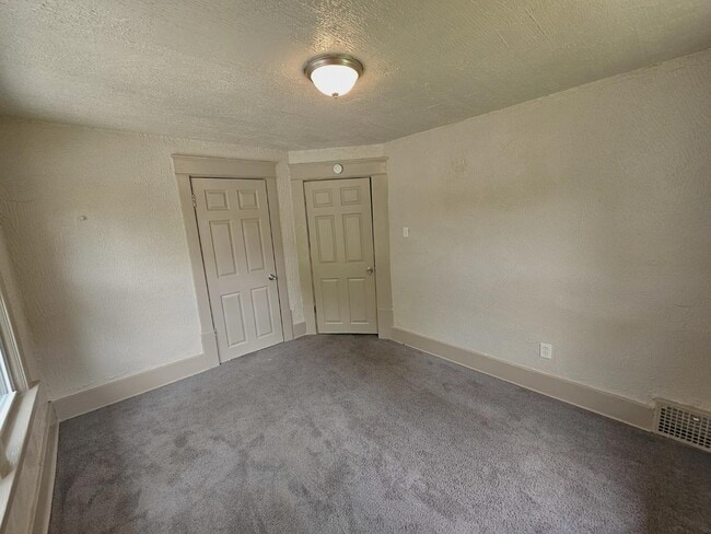 Building Photo - 905 Berwin St