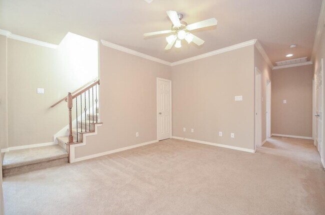 Building Photo - 3042 Royal Oaks Crest
