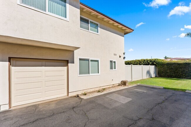 Building Photo - 17972 Baron Cir