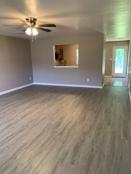 Building Photo - 39090 Prairie North Dr