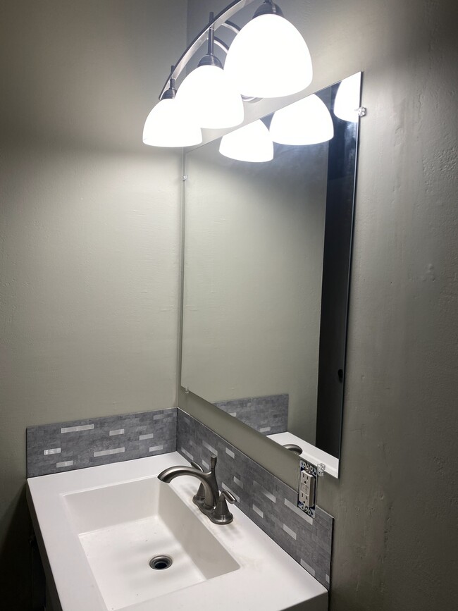 Building Photo - 386 1st Ave SE