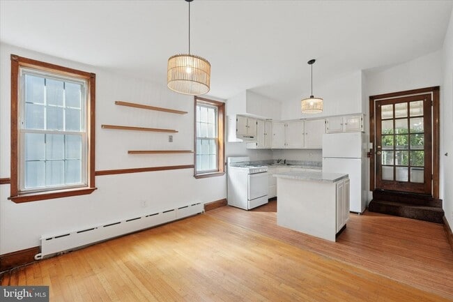 Building Photo - 2972 Richmond St