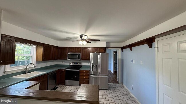 Building Photo - 4015 Duke Of Gloucester St