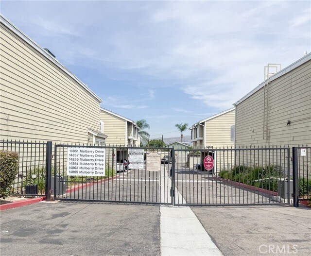 Building Photo - 14851 Mulberry Dr