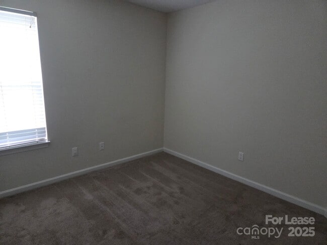 Building Photo - 437 Cedarcroft Dr