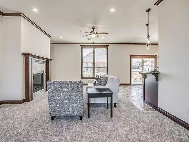 Building Photo - Fantastic 3/2 Gated Neighborhood Choctaw S...
