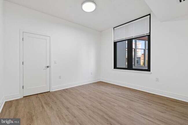 Building Photo - 2120 Vermont Ave NW