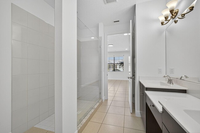 Building Photo - 4113 Faraday Wy