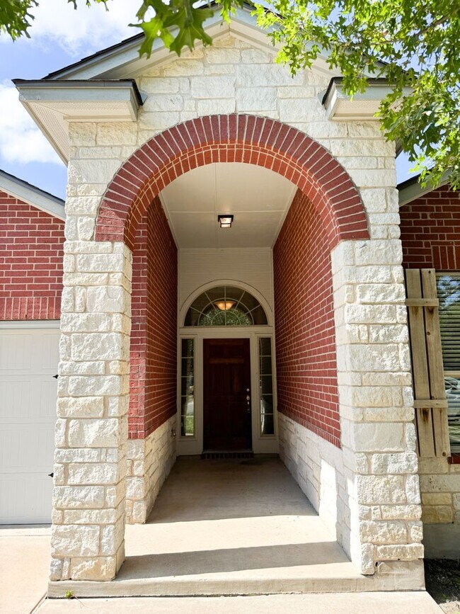 Building Photo - Available NOW!!!! Beautiful 1 story, 3 bedroom, 2.5 bath, 2 car garage home with a privacy fenced...