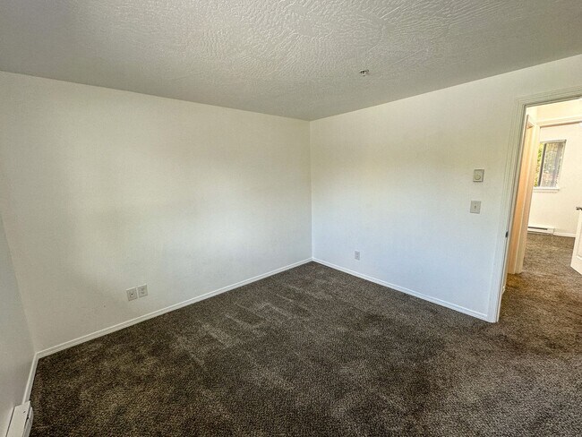 Building Photo - 3446-3462-3462 Hadley St NE