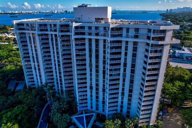Building Photo - 2000 Towerside Terrace