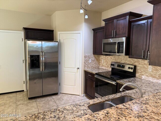 Building Photo - 2062 E Heartwood Ln