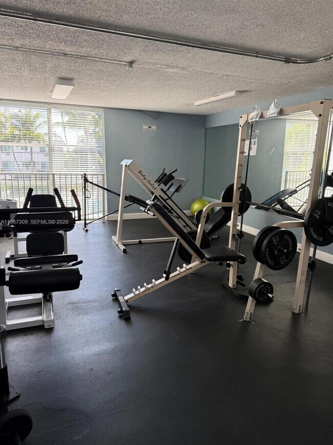 Building Photo - 1801 S Treasure Dr