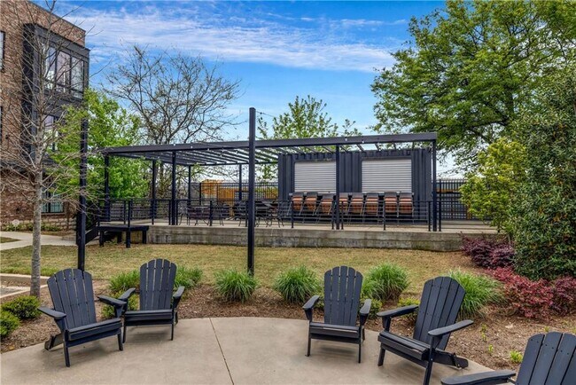 Building Photo - 267 Castleberry Station Dr SW