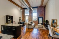 Building Photo - Amazing Germantown Loft in Historic Wertha...