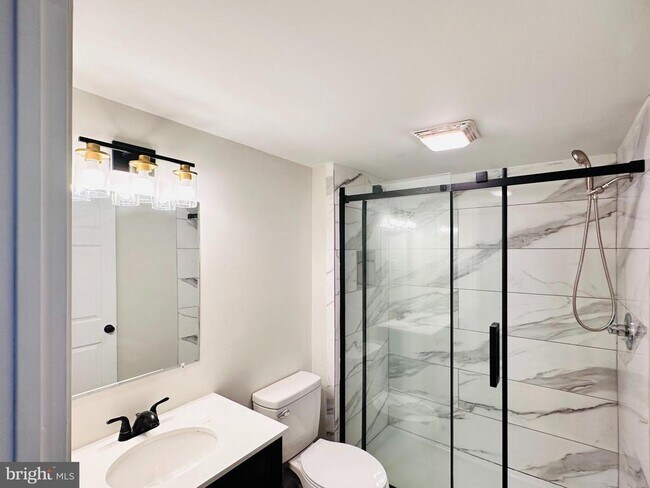 Building Photo - 35178 Sara Ct