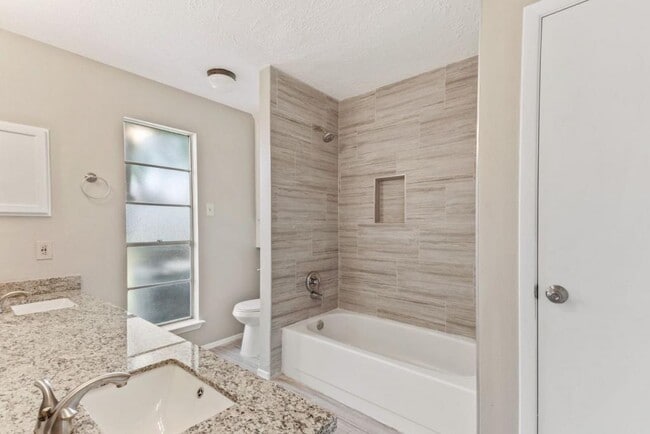 Building Photo - 2503 Brookford Dr