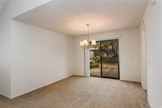 Building Photo - 12 Foxglen