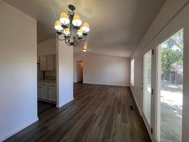 Building Photo - 3 Bedroom 2 Bath Home in Fernley