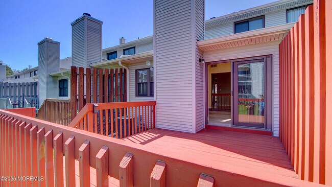 Building Photo - 66 Chestnut Way