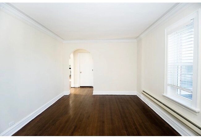 Building Photo - 918 Green Bay Rd