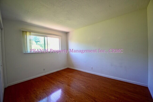 Building Photo - Private and Spacious Novato Home with 3 Ca...