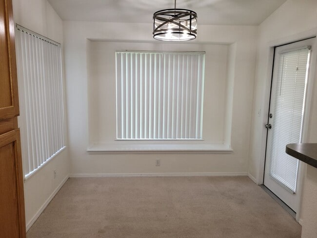 Building Photo - 3735 Strawberry Field Grove