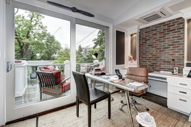 Building Photo - Renovated Contemporary - Available FURNISHED or unfurnished RENTAL
