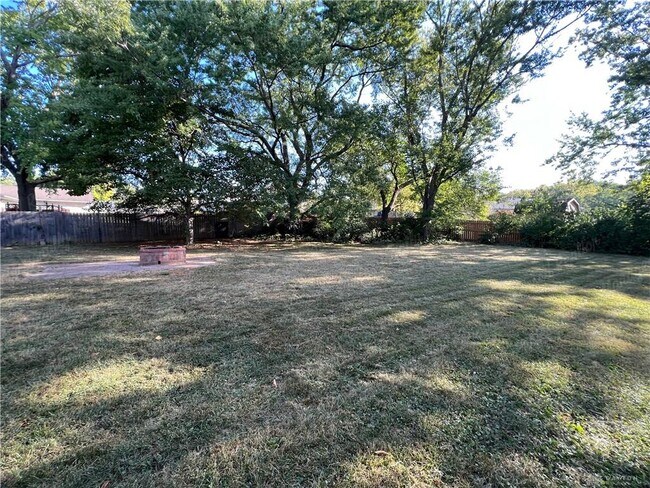 Building Photo - 170 Pinecone Ln