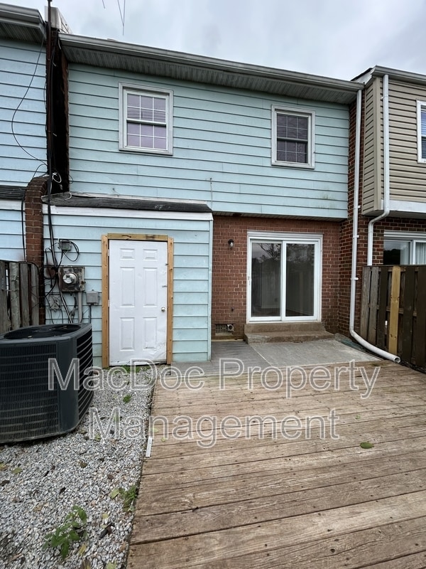 Building Photo - 2538 Sedgewick Pl