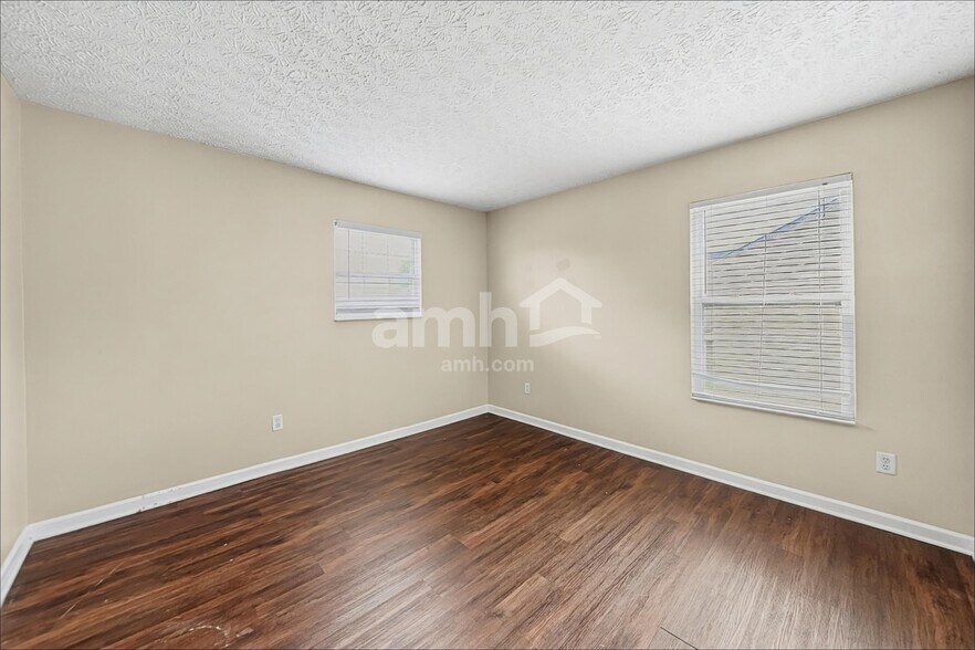 Building Photo - 368 Evergreen Cir