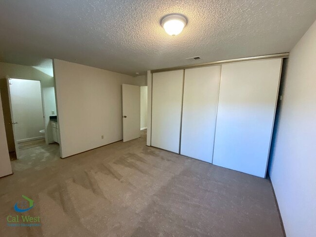 Building Photo - 421 Gwinn Ct