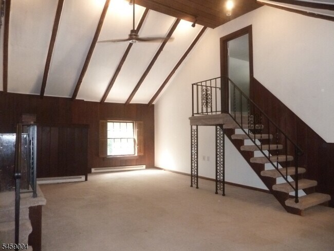 Building Photo - 89 Asbury Rd