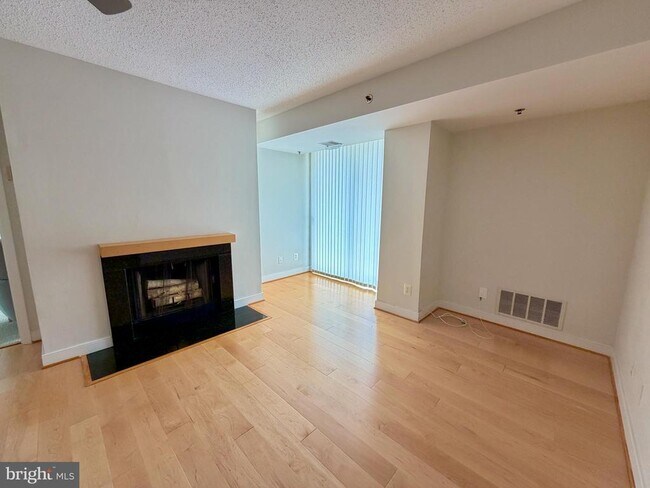 Building Photo - 7500 Woodmont Ave