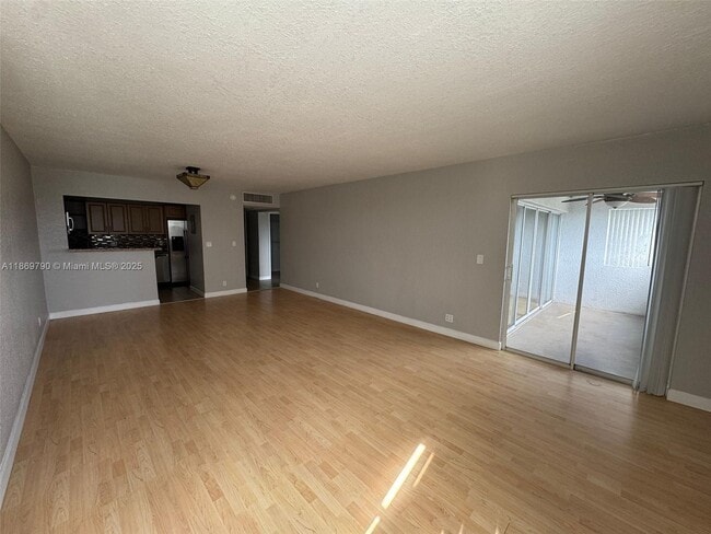 Building Photo - 3301 Spanish Moss Terrace