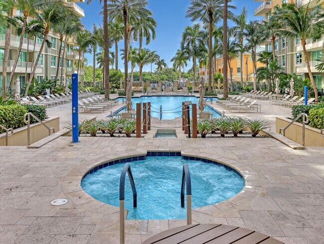 Building Photo - 700 E Boynton Beach Blvd