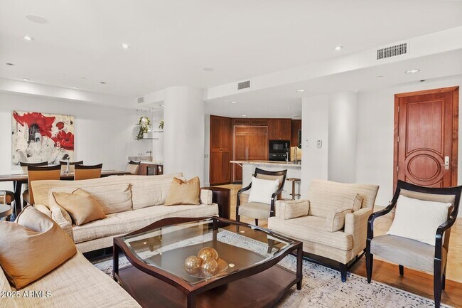 Building Photo - 2402 E Esplanade Ln