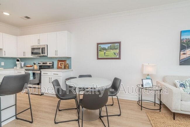 Building Photo - 111 Railroad Ave