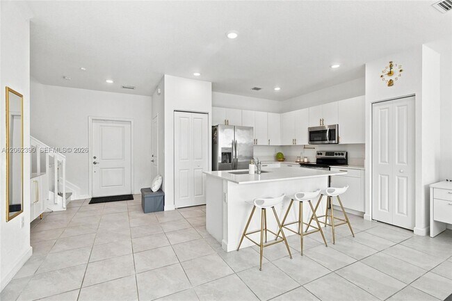 Building Photo - 20369 NW 5th Ct