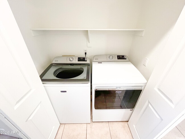 Building Photo - 1282 W Macaw Dr